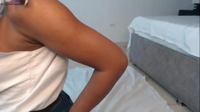 Image 4 of genesis_moretz Stream on Chaturbate on 16 days ago