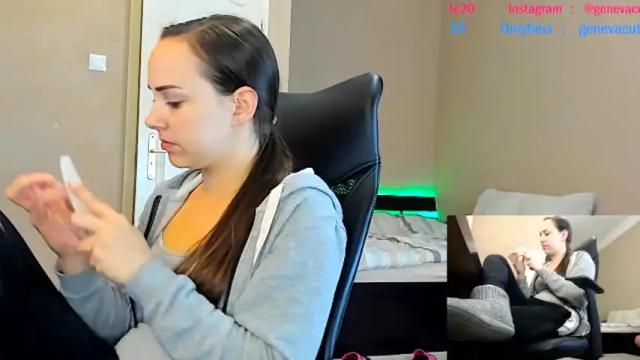 Image 2 of genevacute19 Stream on Chaturbate on 22 months ago