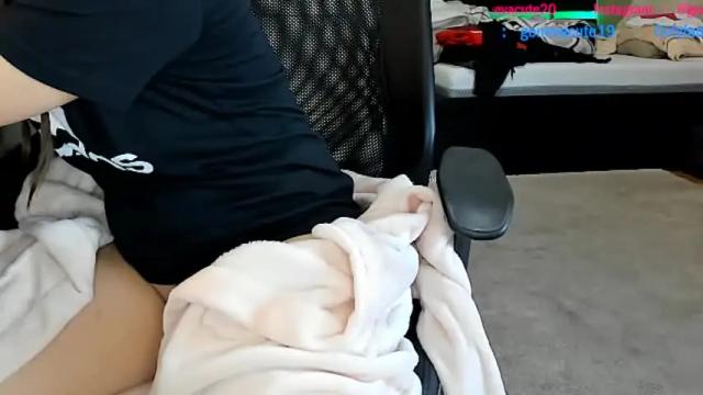 Image 12 of genevacute19 Stream on Chaturbate on 21 months ago
