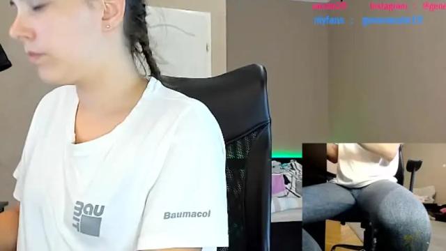 Image 2 of genevacute19 Stream on Chaturbate on 21 months ago
