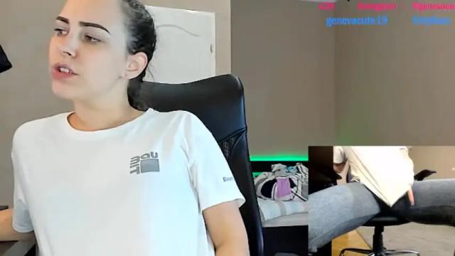 Image 3 of genevacute19 Stream on Chaturbate on 21 months ago