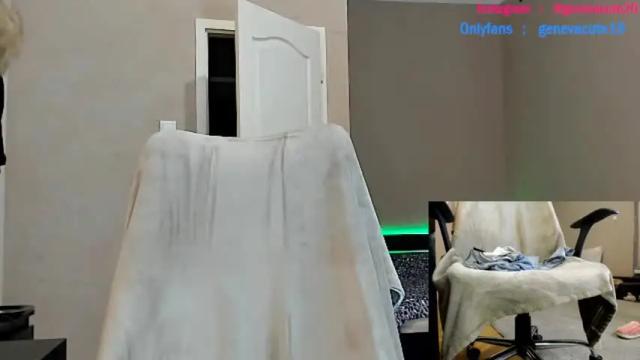 Image 3 of genevacute19 Stream on Chaturbate on 21 months ago