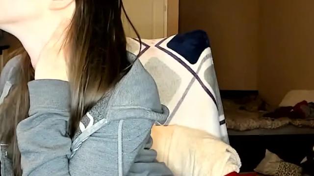 Image 3 of genevacute19 Stream on Chaturbate on 16 months ago