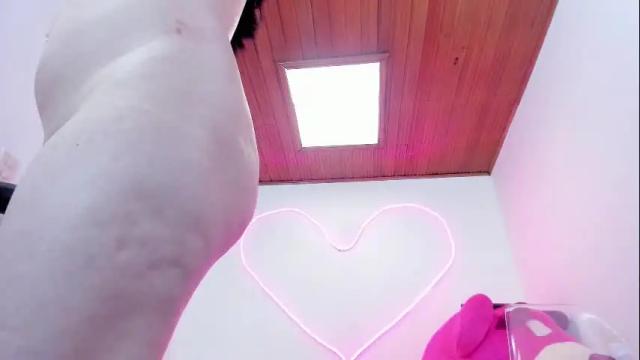 Image 8 of gennesis_love Stream on Chaturbate on 8 days ago