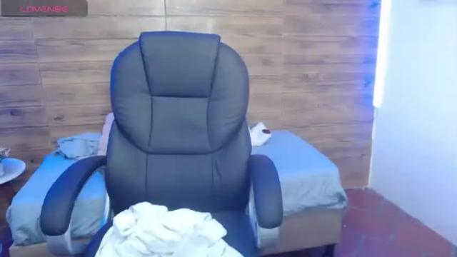 Image 3 of gennesishot Stream on Chaturbate on 14 months ago