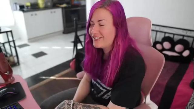 Image 12 of gennyrock Stream on Chaturbate on 23 days ago
