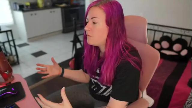 Image 3 of gennyrock Stream on Chaturbate on 23 days ago