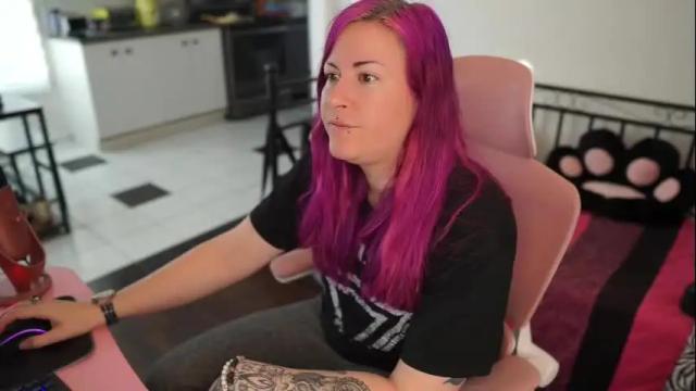 Image 4 of gennyrock Stream on Chaturbate on 23 days ago