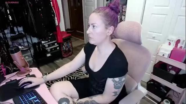 Image 8 of gennyrock Stream on Chaturbate on 1 month ago