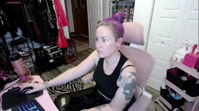 Image 6 of gennyrock Stream on Chaturbate on 1 month ago