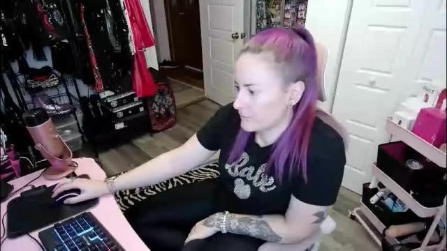 Image 11 of gennyrock Stream on Chaturbate on 1 month ago