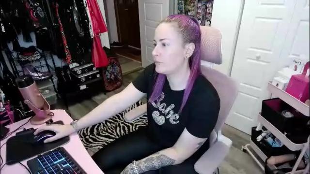 Image 8 of gennyrock Stream on Chaturbate on 1 month ago