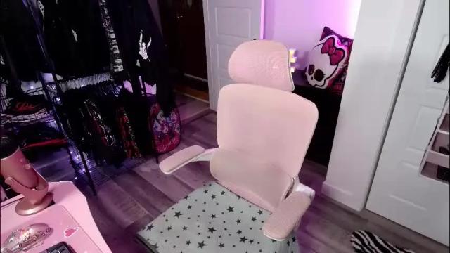 Image 12 of gennyrock Stream on Chaturbate on 2 days ago