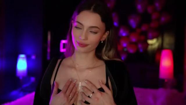 Image 3 of georgiamorandi Stream on Chaturbate on 15 months ago