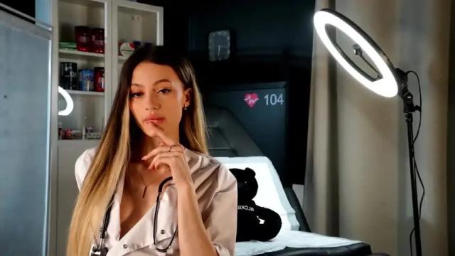 Image 2 of georgiamorandi Stream on Chaturbate on 14 months ago