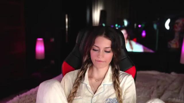 Image 12 of georgiamorandi Stream on Chaturbate on 13 months ago