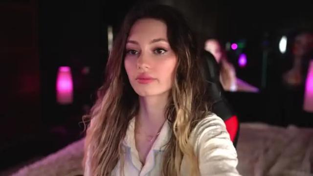 Image 3 of georgiamorandi Stream on Chaturbate on 13 months ago