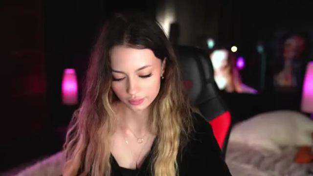 Image 2 of georgiamorandi Stream on Chaturbate on 13 months ago