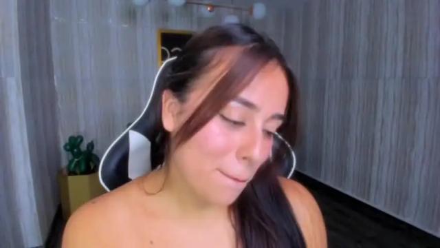 Image 3 of georgina_t_ Stream on Chaturbate on 16 months ago
