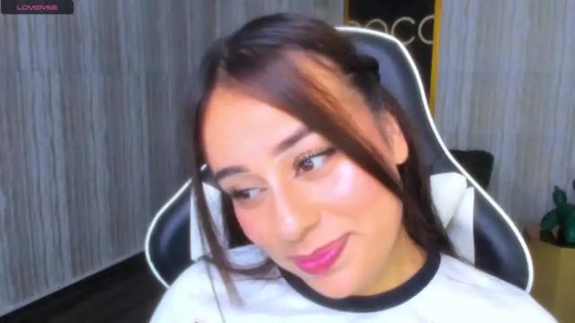 Image 11 of georgina_t_ Stream on Chaturbate on 16 months ago