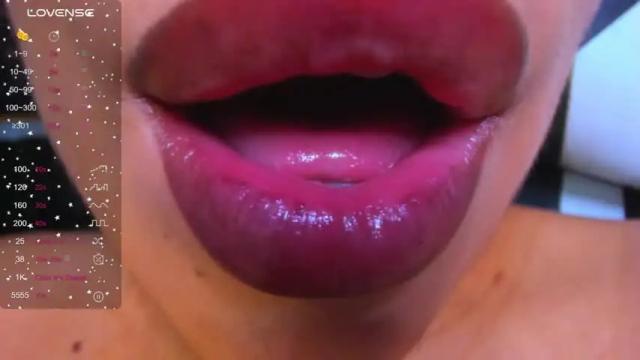 Image 2 of georgina_t_ Stream on Chaturbate on 14 months ago