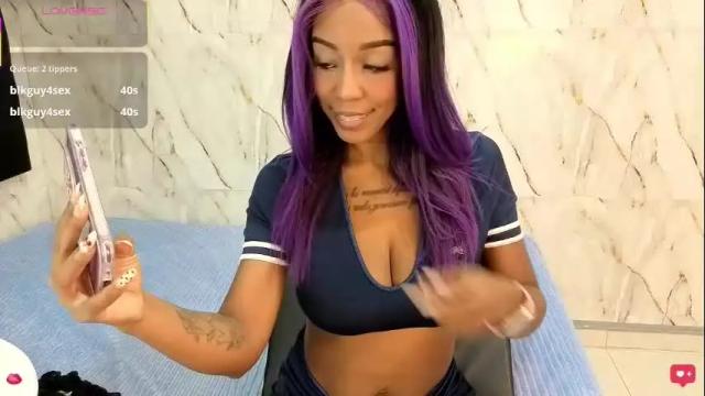 Image 6 of georgis__ Stream on Chaturbate on 2 months ago