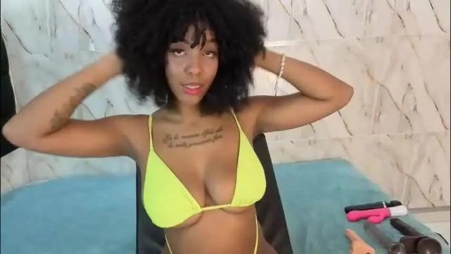 Image 4 of georgis__ Stream on Chaturbate on 1 month ago