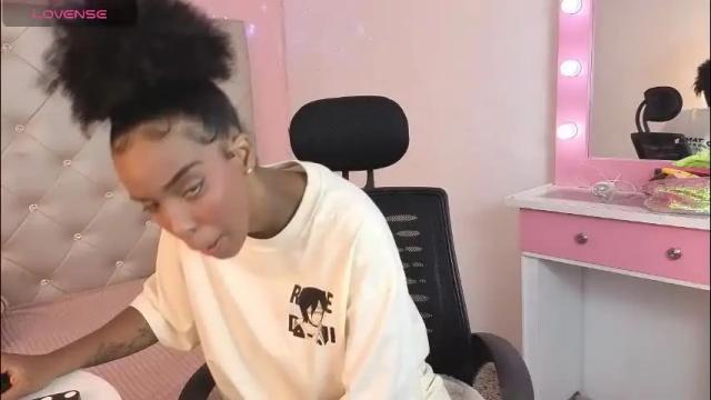 Image 7 of georgis__ Stream on Chaturbate on 1 month ago