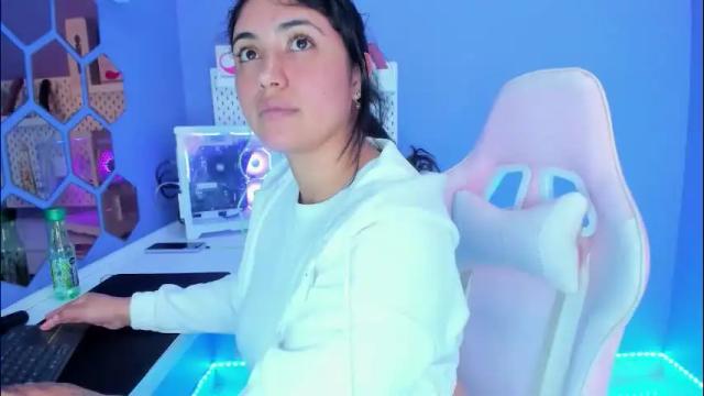 Image 2 of ghanimastrom Stream on Chaturbate on 4 days ago