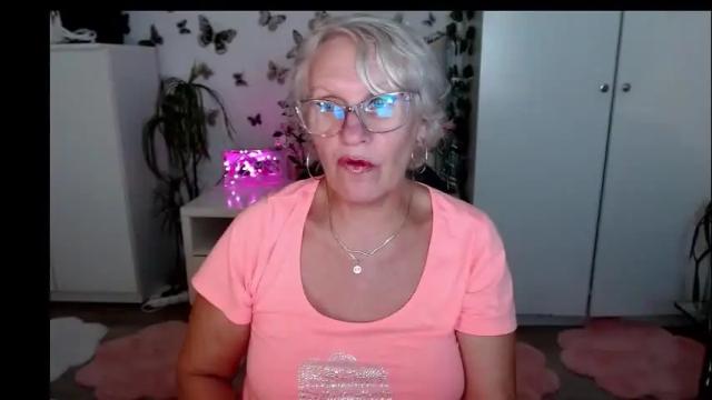 Image 3 of ghertrudequeen Stream on Chaturbate on 4 months ago