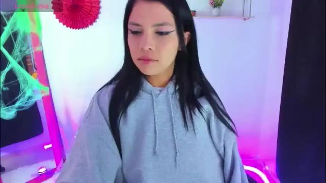 Image 3 of gia_contii Stream on Chaturbate on 3 months ago