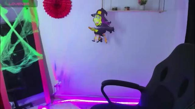 Image 7 of gia_contii Stream on Chaturbate on 3 months ago