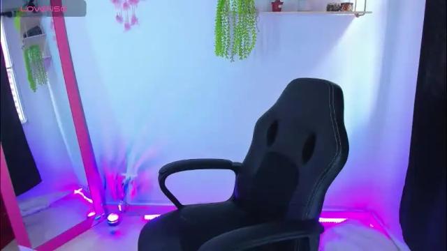 Image 2 of gia_contii Stream on Chaturbate on 2 months ago