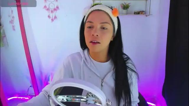 Image 3 of gia_contii Stream on Chaturbate on 2 months ago