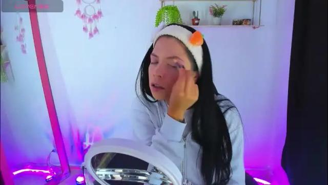 Image 4 of gia_contii Stream on Chaturbate on 2 months ago