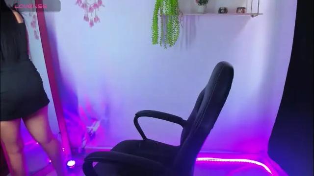 Image 2 of gia_contii Stream on Chaturbate on 2 months ago