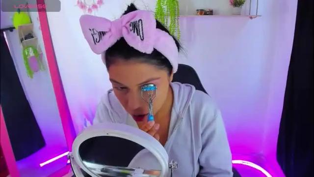 Image 3 of gia_contii Stream on Chaturbate on 1 month ago