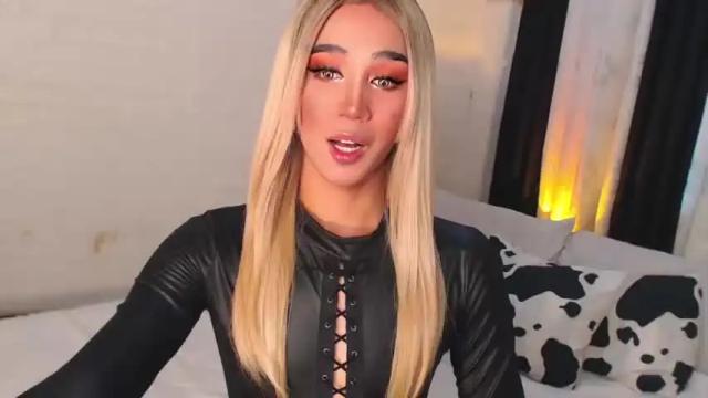 Image 6 of gia_derza18 Stream on Chaturbate on 15 months ago