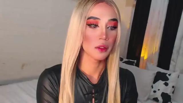 Image 3 of gia_derza18 Stream on Chaturbate on 15 months ago