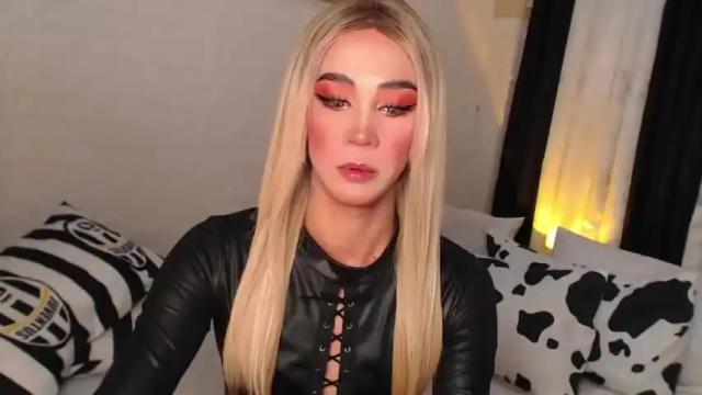 Image 10 of gia_derza18 Stream on Chaturbate on 15 months ago