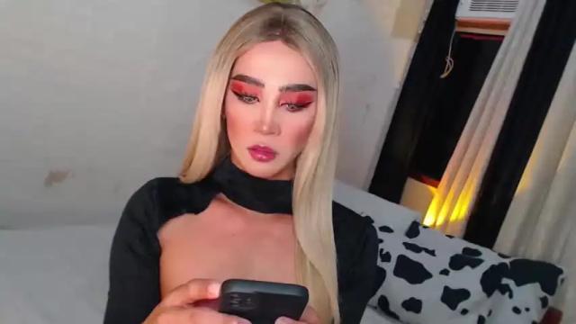 Image 10 of gia_derza18 Stream on Chaturbate on 14 months ago