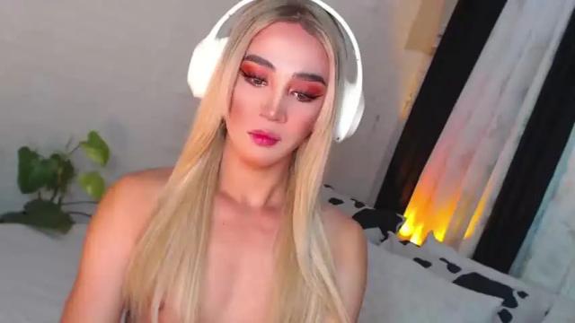 Image 11 of gia_derza18 Stream on Chaturbate on 13 months ago