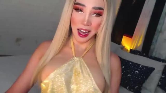 Image 4 of gia_derza18 Stream on Chaturbate on 13 months ago