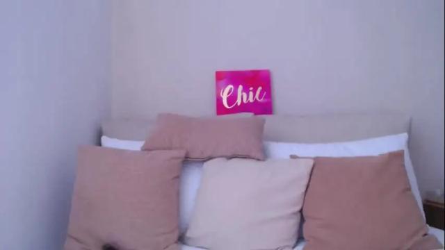 Image 3 of gia_ferh Stream on Chaturbate on 7 months ago