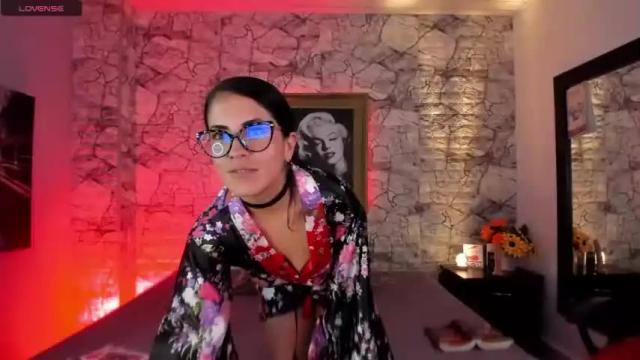 Image 7 of gia_green_ Stream on Chaturbate on 15 months ago