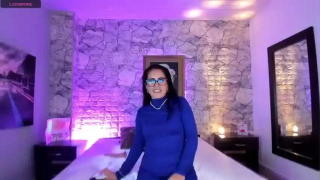 Image 10 of gia_green_ Stream on Chaturbate on 14 months ago