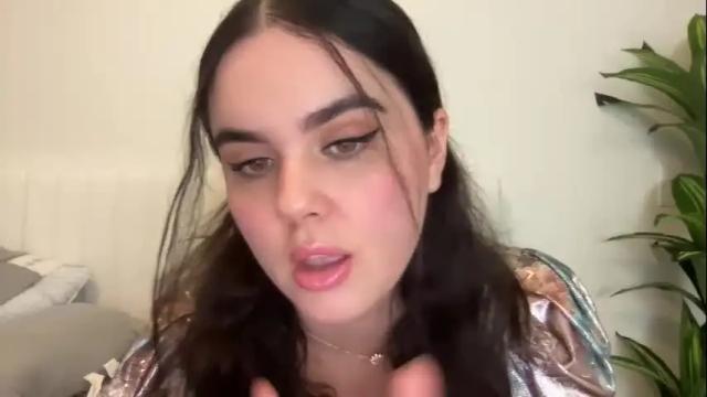 Image 4 of gia_is_horny Stream on Chaturbate on 15 months ago