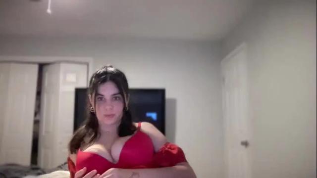 Image 2 of gia_is_horny Stream on Chaturbate on 19 months ago
