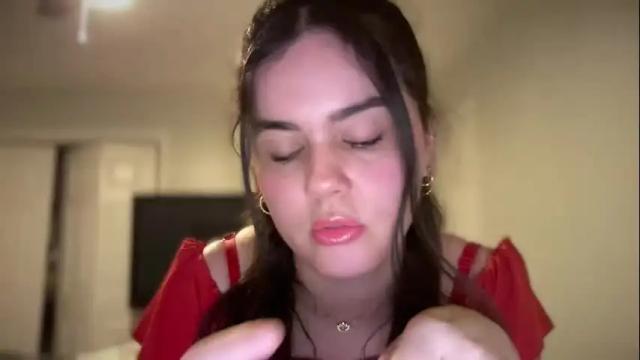 Image 4 of gia_is_horny Stream on Chaturbate on 19 months ago