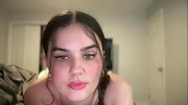 Image 8 of gia_is_horny Stream on Chaturbate on 19 months ago